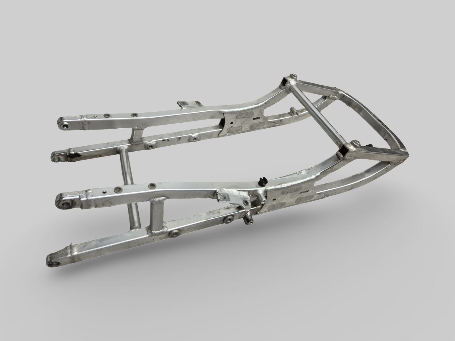 SUPPORT DE SELLE SOUS-CHÂSSIS ARRIÈRE AP8146457 Aprilia RSV Mille 98-03 / Tuono 02-05 