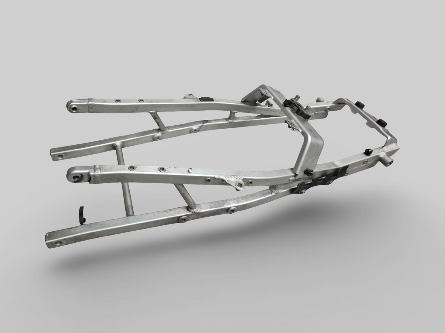 ZADELSTEUN ACHTER SUBFRAME AP8146457 Aprilia RSV Mille 98-03 / Tuono 02-05 