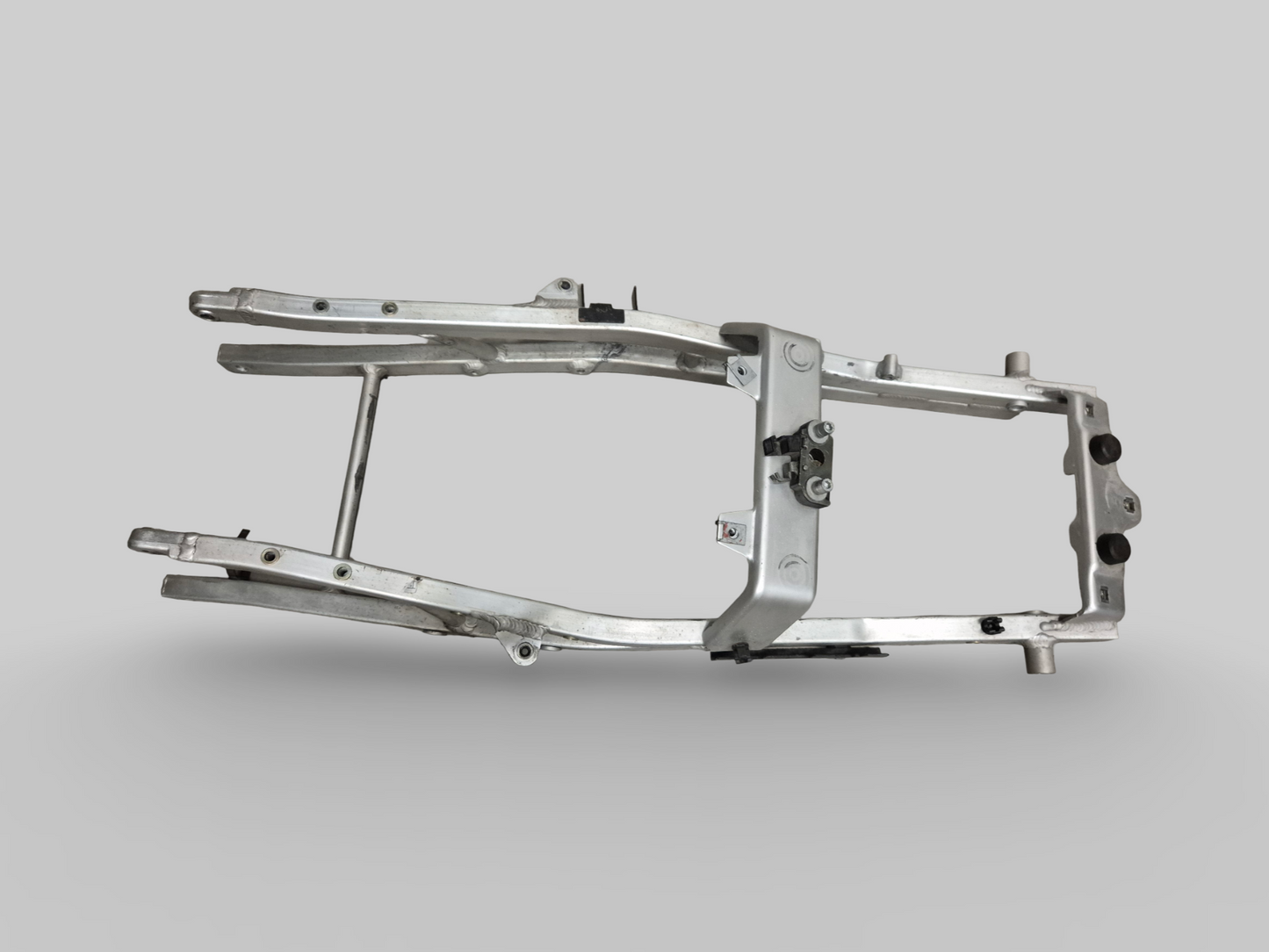 ZADELSTEUN ACHTER SUBFRAME AP8146457 Aprilia RSV Mille 98-03 / Tuono 02-05 