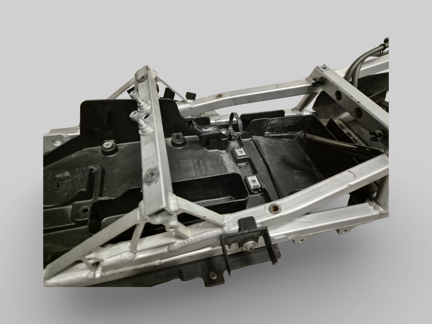 ZADELSTEUN ACHTER SUBFRAME AP8146500 Aprilia RSV1000R 04-10 / Tuono 1000R 06-10 