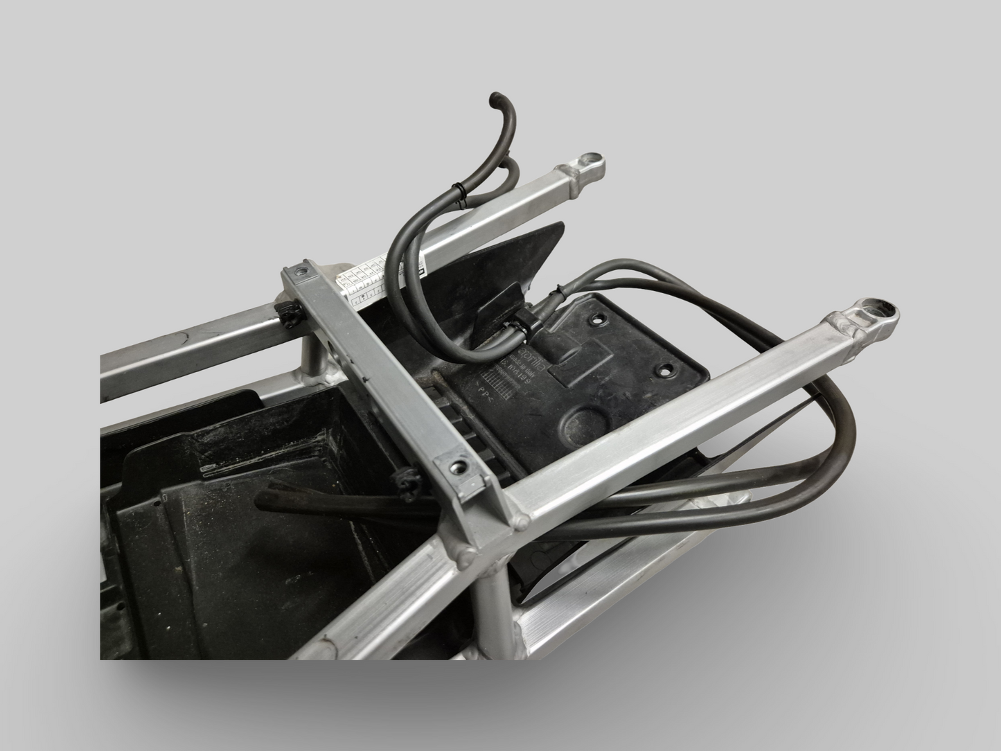 ZADELSTEUN ACHTER SUBFRAME AP8146500 Aprilia RSV1000R 04-10 / Tuono 1000R 06-10 