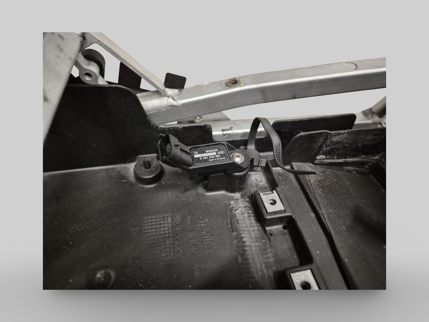 ZADELSTEUN ACHTER SUBFRAME AP8146500 Aprilia RSV1000R 04-10 / Tuono 1000R 06-10 