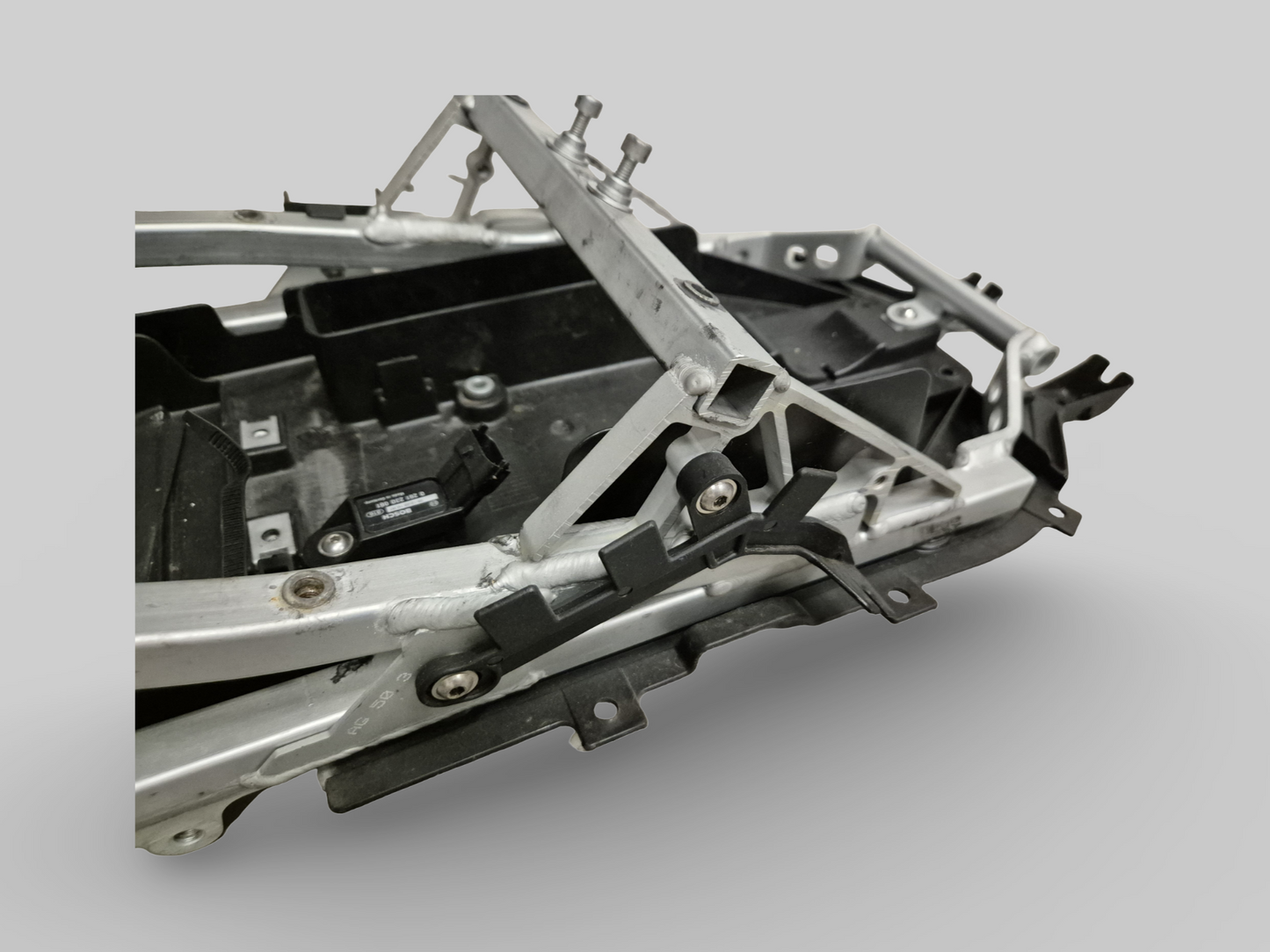 ZADELSTEUN ACHTER SUBFRAME AP8146500 Aprilia RSV1000R 04-10 / Tuono 1000R 06-10 