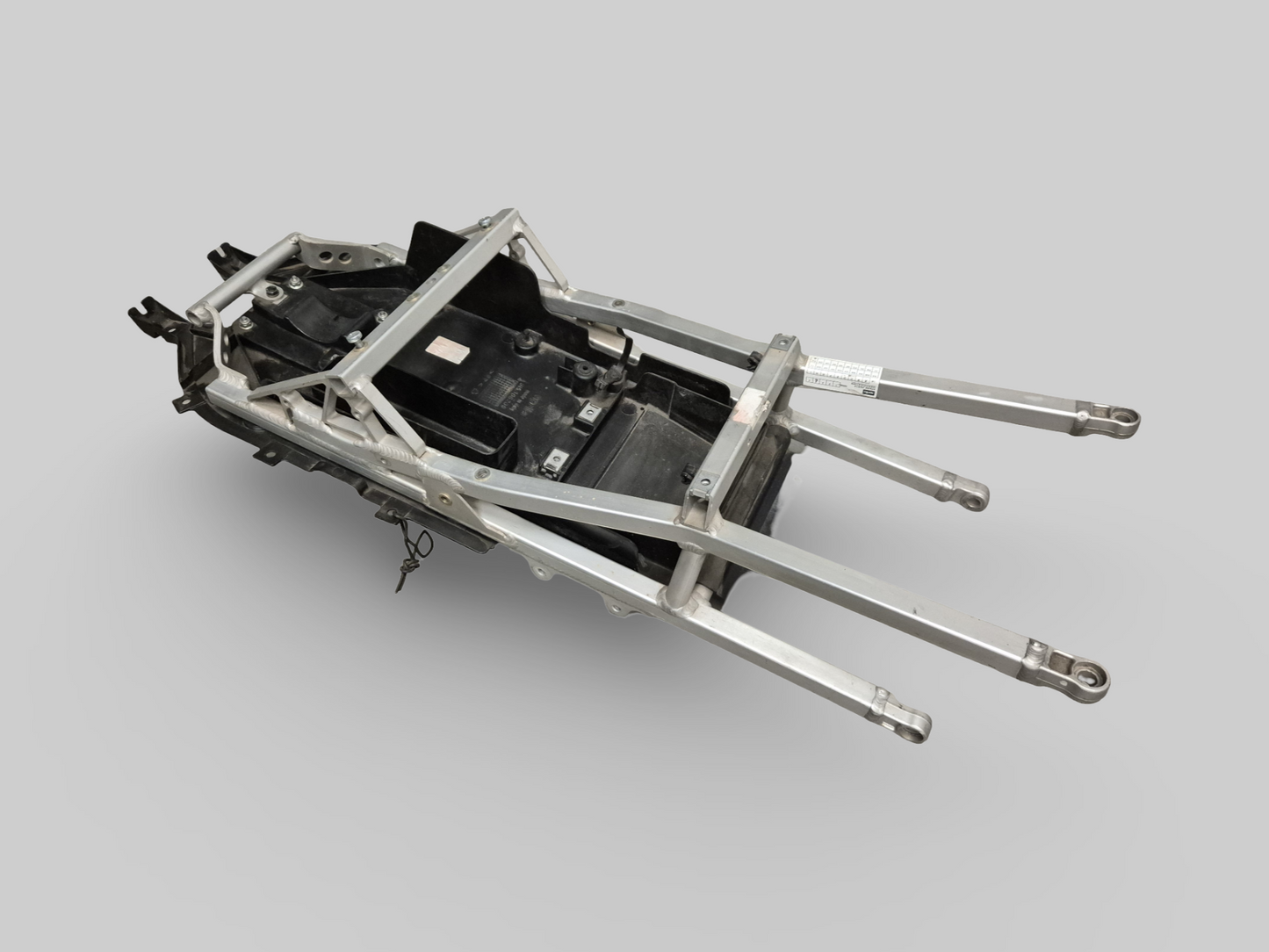 ZADELSTEUN ACHTER SUBFRAME AP8146500 Aprilia RSV1000R 04-10 / Tuono 1000R 06-10 