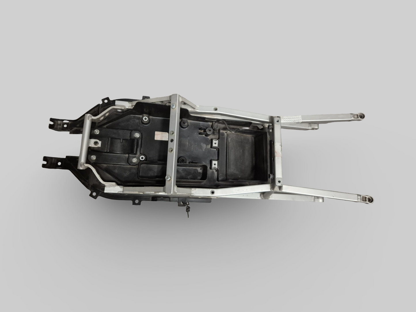 ZADELSTEUN ACHTER SUBFRAME AP8146500 Aprilia RSV1000R 04-10 / Tuono 1000R 06-10 