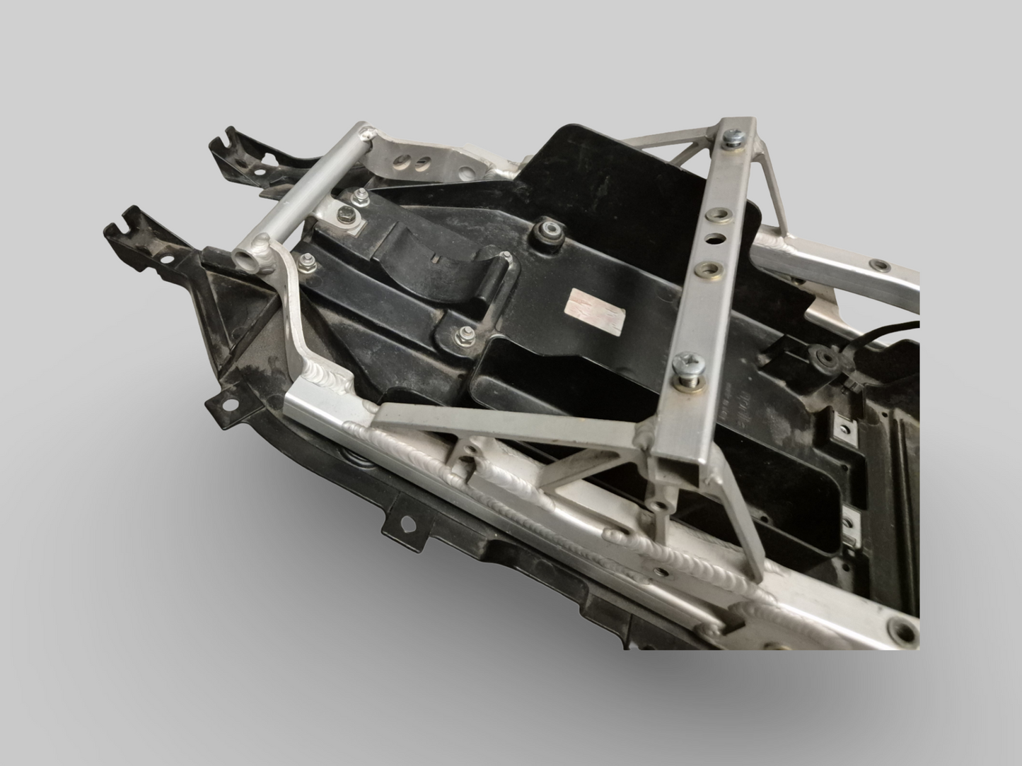 ZADELSTEUN ACHTER SUBFRAME AP8146500 Aprilia RSV1000R 04-10 / Tuono 1000R 06-10 