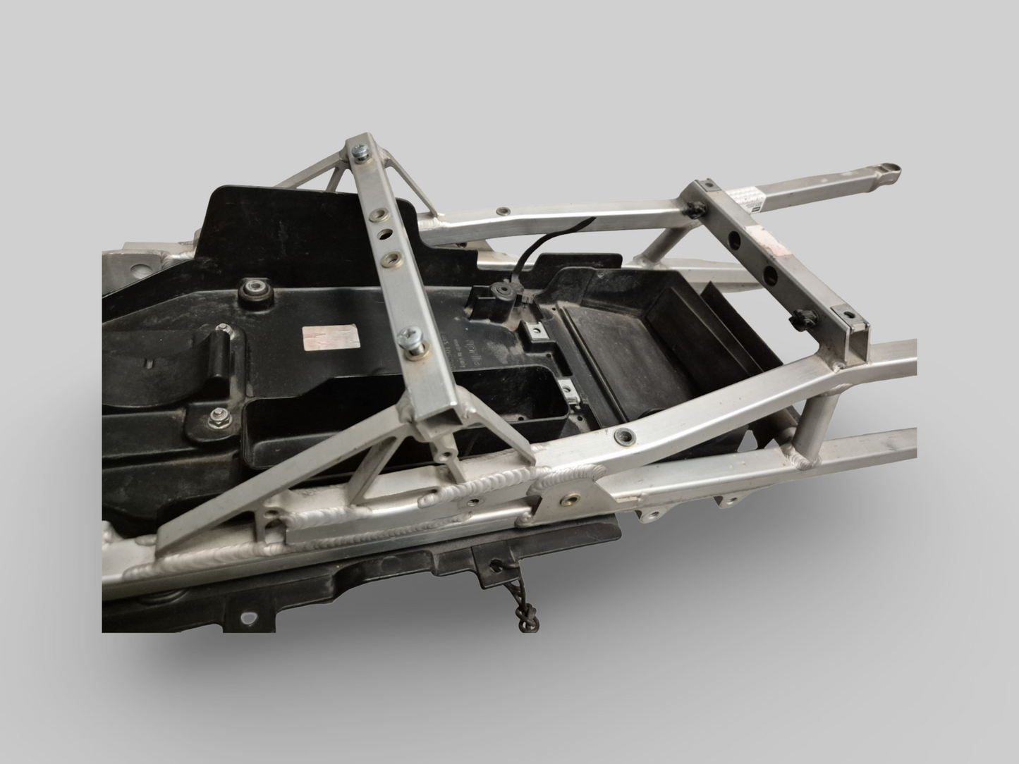 ZADELSTEUN ACHTER SUBFRAME AP8146500 Aprilia RSV1000R 04-10 / Tuono 1000R 06-10 