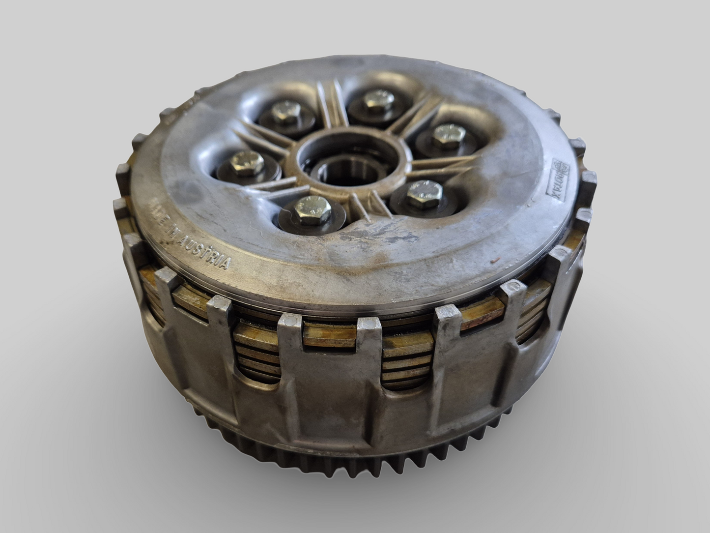 KOPPELINGVEERHOUDER DRUKPLAAT AP0259517 Aprilia RSV Mille 98-03 / Tuono 02-05 