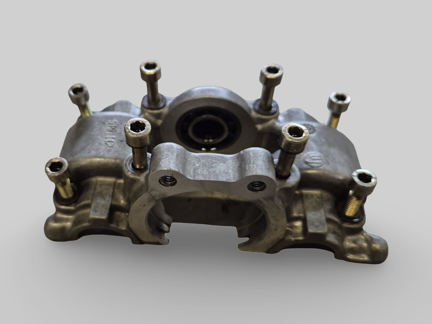 REAR CAMSHAFT BRIDGE V990 AP0613057 Aprilia RSV Mille 1998-2000