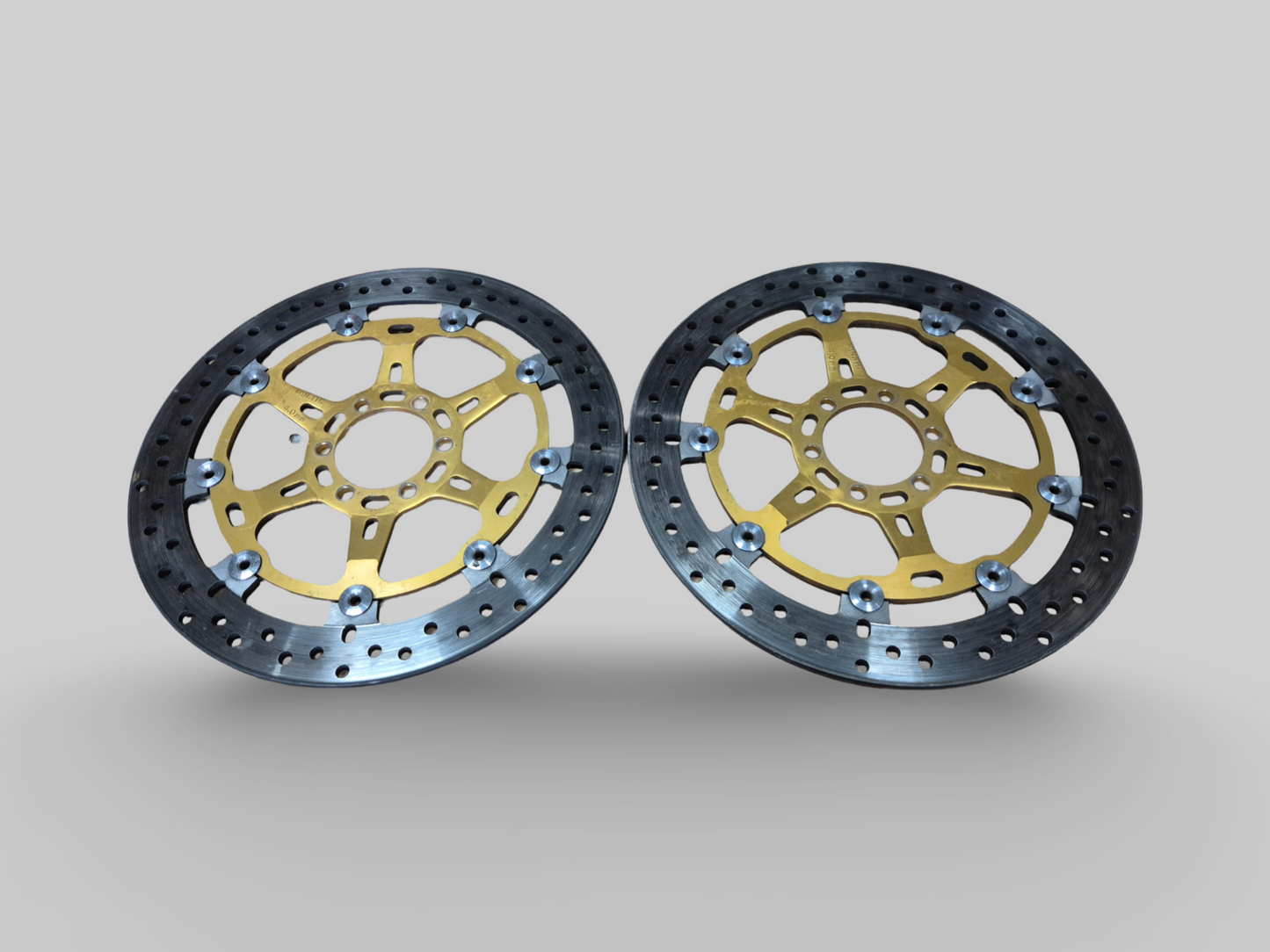 REMKLAUW VOOR RECHTS BREMBO P4 GOUD AP8113970 Aprilia RSV Mille 98-03 / Tuono 02-05