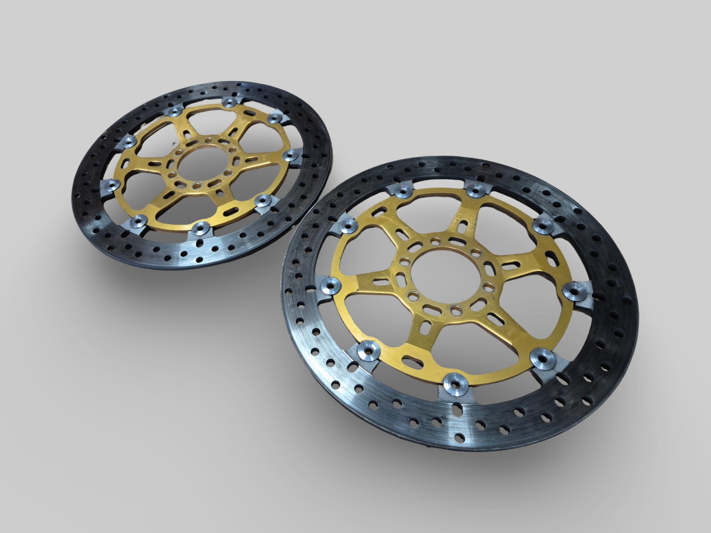 REMKLAUW VOOR RECHTS BREMBO P4 GOUD AP8113970 Aprilia RSV Mille 98-03 / Tuono 02-05