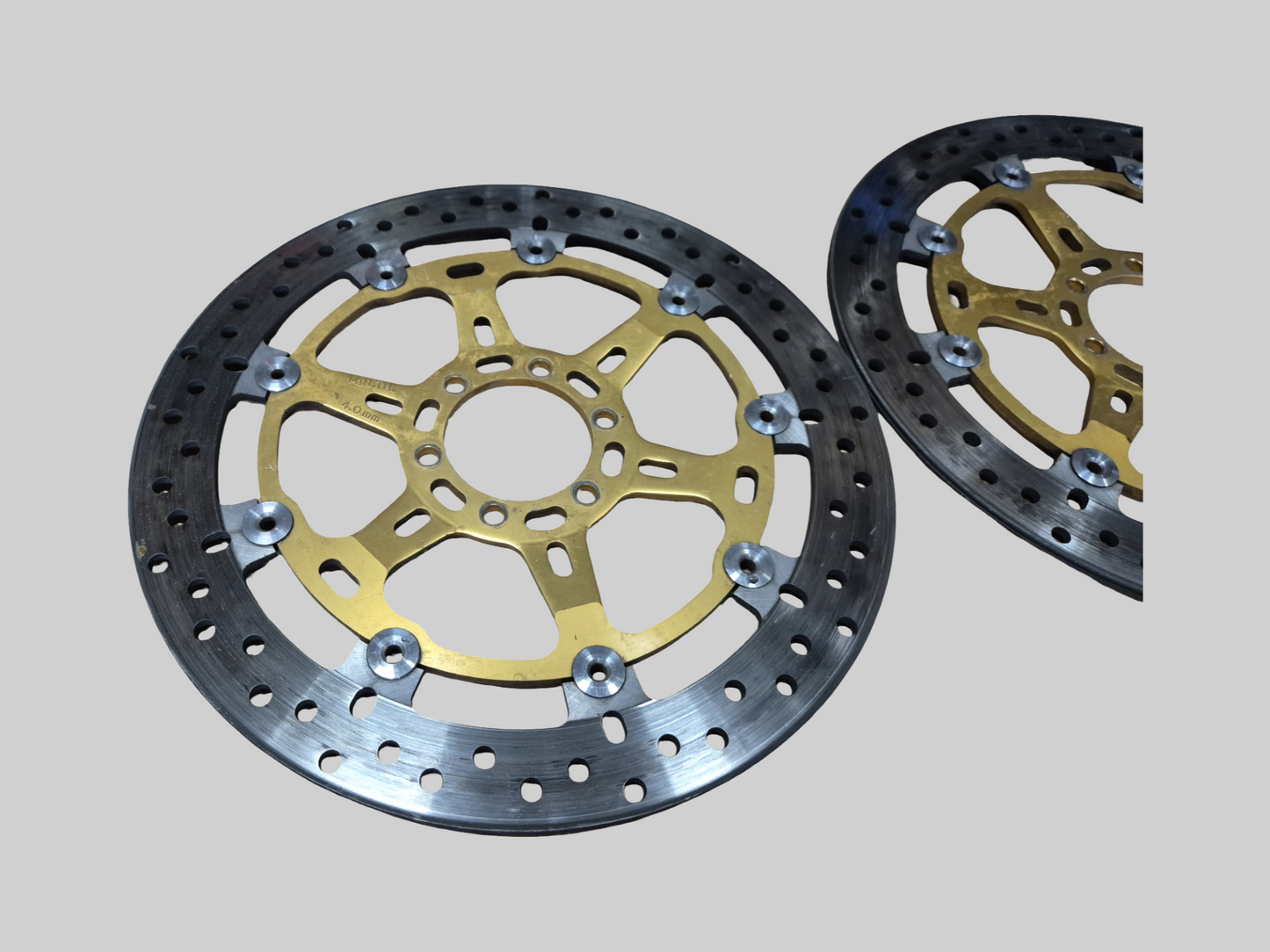 REMKLAUW VOOR RECHTS BREMBO P4 GOUD AP8113970 Aprilia RSV Mille 98-03 / Tuono 02-05