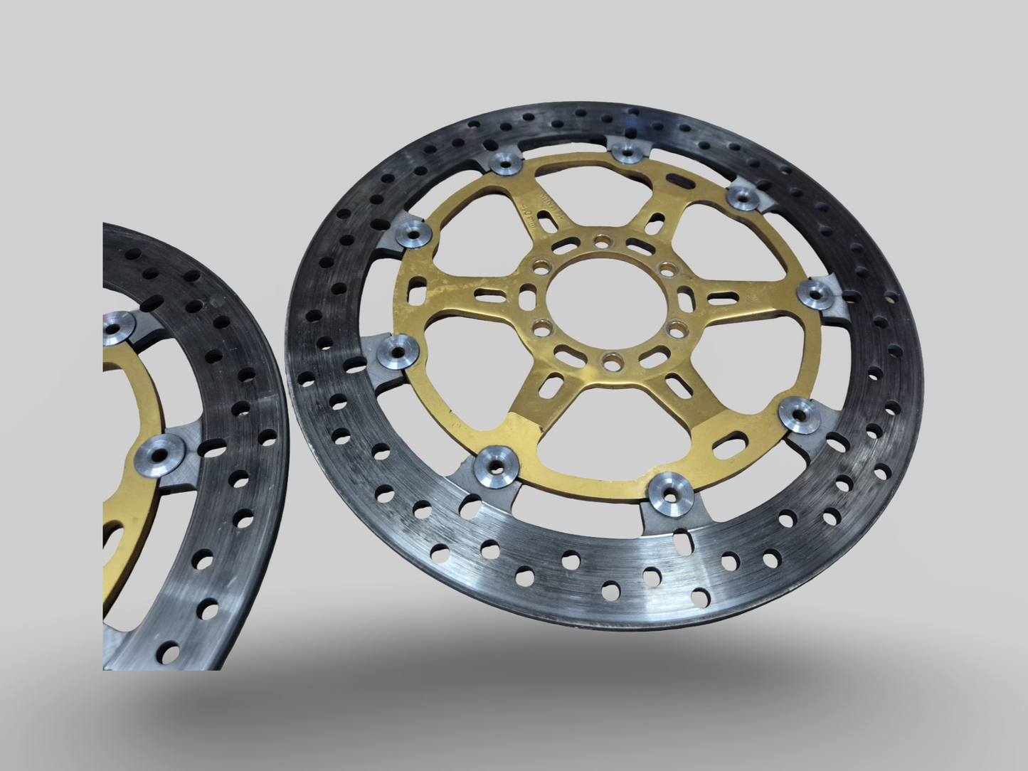 REMKLAUW VOOR RECHTS BREMBO P4 GOUD AP8113970 Aprilia RSV Mille 98-03 / Tuono 02-05