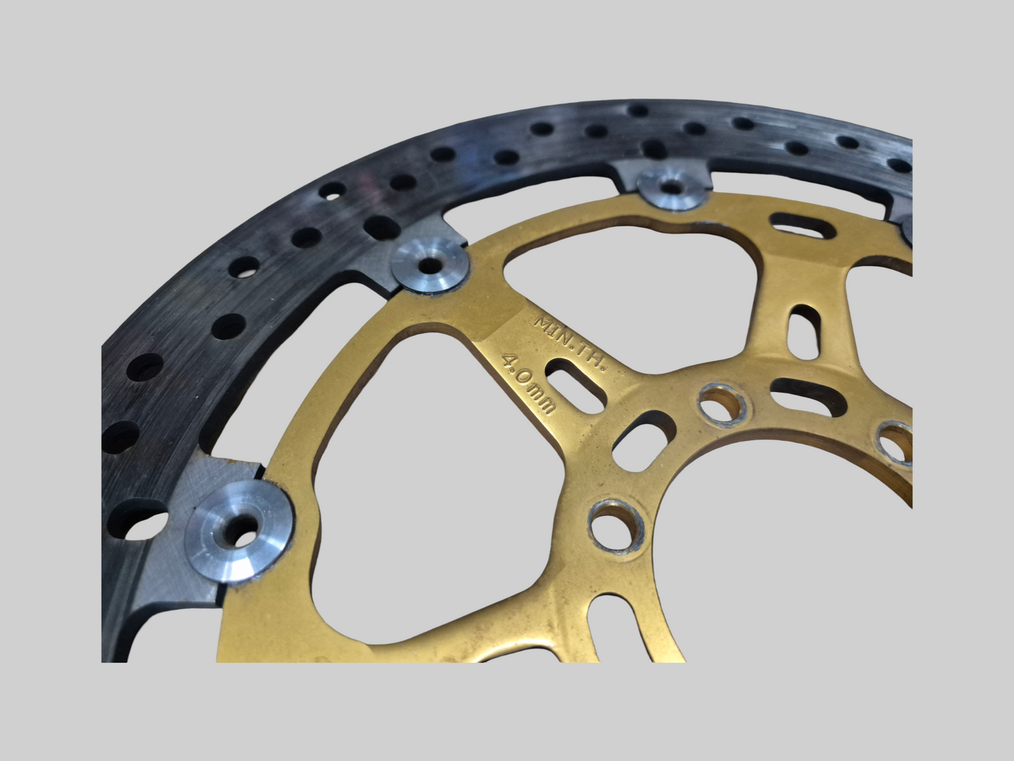 REMKLAUW VOOR RECHTS BREMBO P4 GOUD AP8113970 Aprilia RSV Mille 98-03 / Tuono 02-05