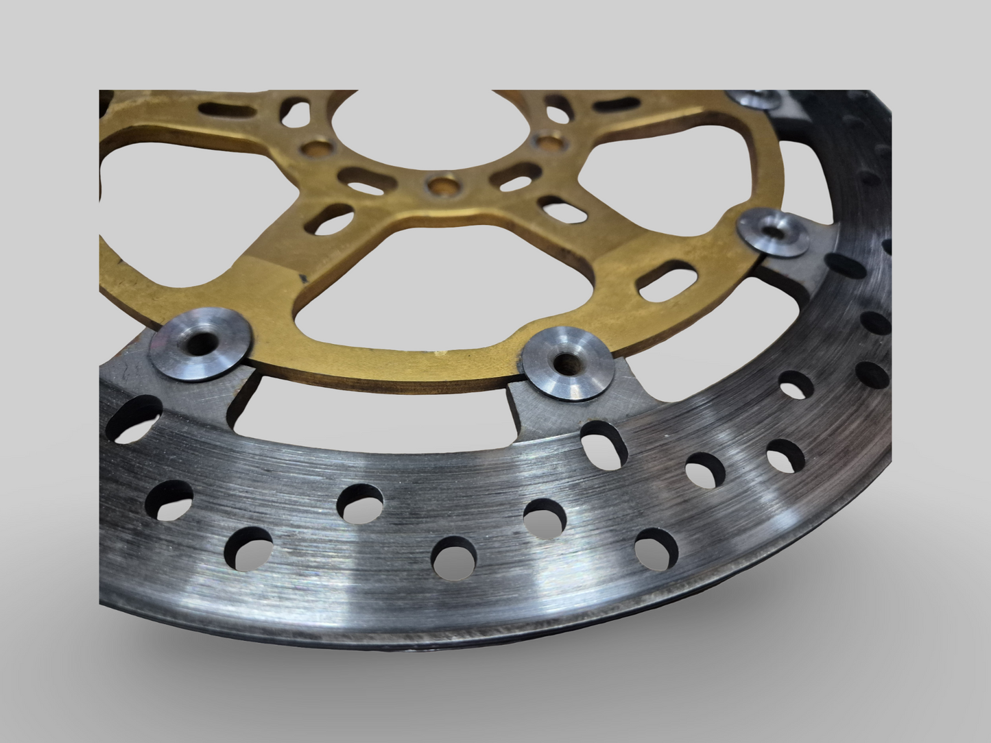 REMKLAUW VOOR RECHTS BREMBO P4 GOUD AP8113970 Aprilia RSV Mille 98-03 / Tuono 02-05