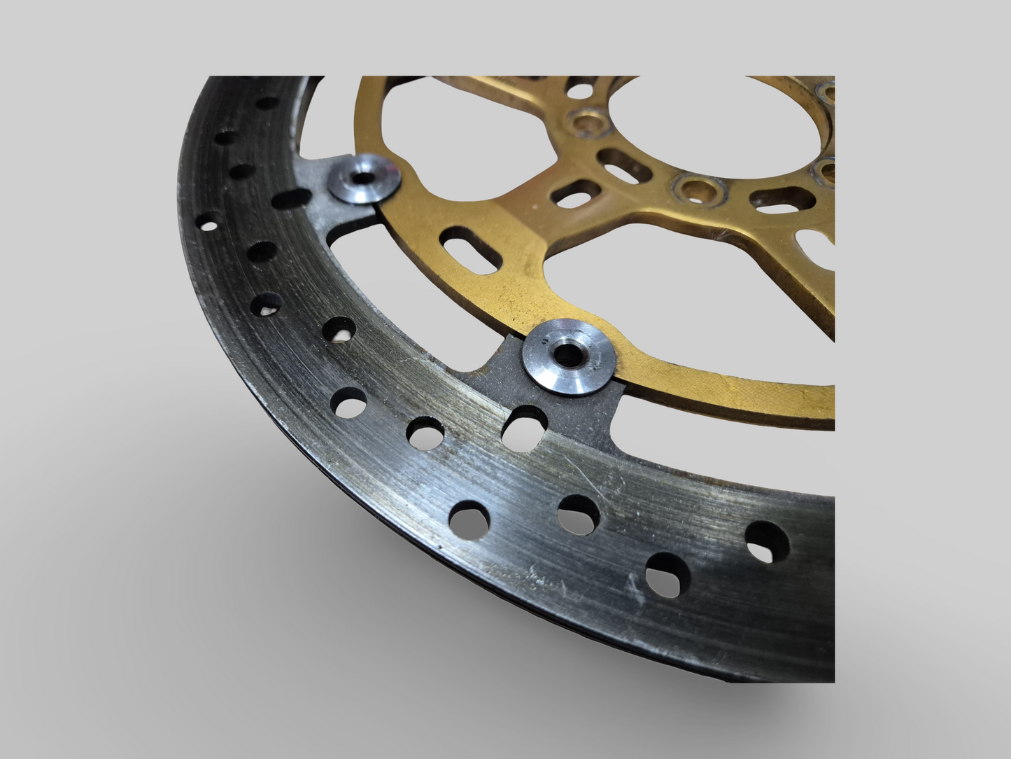 REMKLAUW VOOR RECHTS BREMBO P4 GOUD AP8113970 Aprilia RSV Mille 98-03 / Tuono 02-05