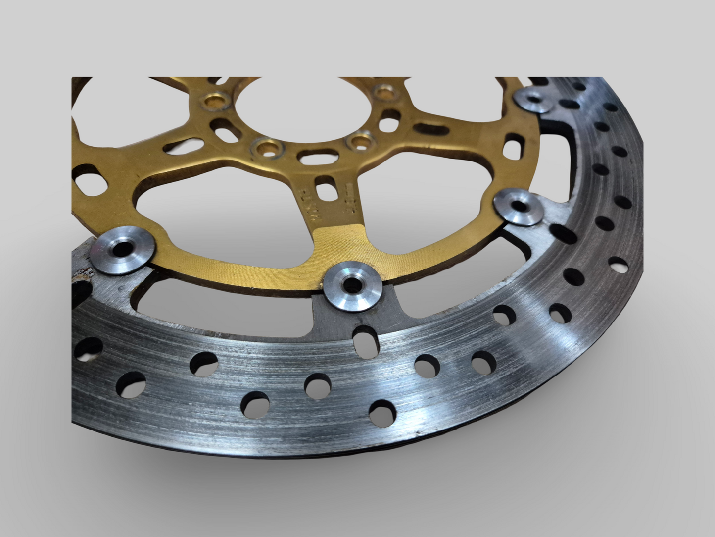 REMKLAUW VOOR RECHTS BREMBO P4 GOUD AP8113970 Aprilia RSV Mille 98-03 / Tuono 02-05