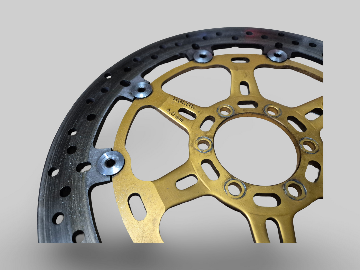 REMKLAUW VOOR RECHTS BREMBO P4 GOUD AP8113970 Aprilia RSV Mille 98-03 / Tuono 02-05