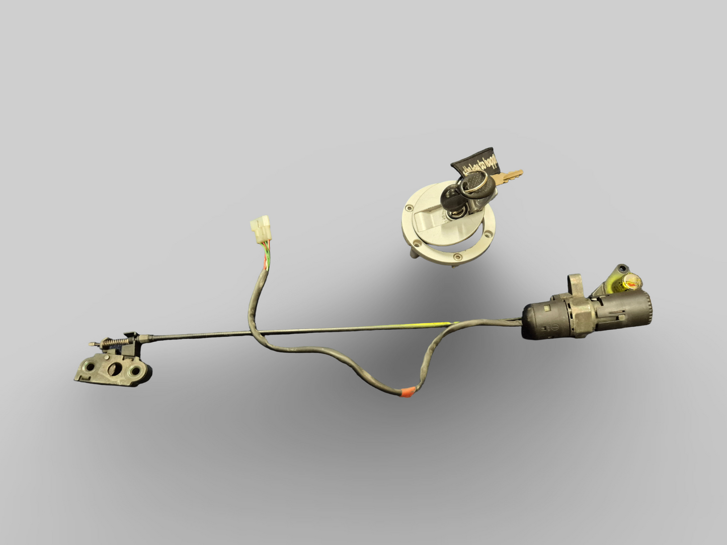 TANKDOP EN ZADELSLOT + SLEUTEL Aprilia RSV Mille 98-03 / Tuono 02-05