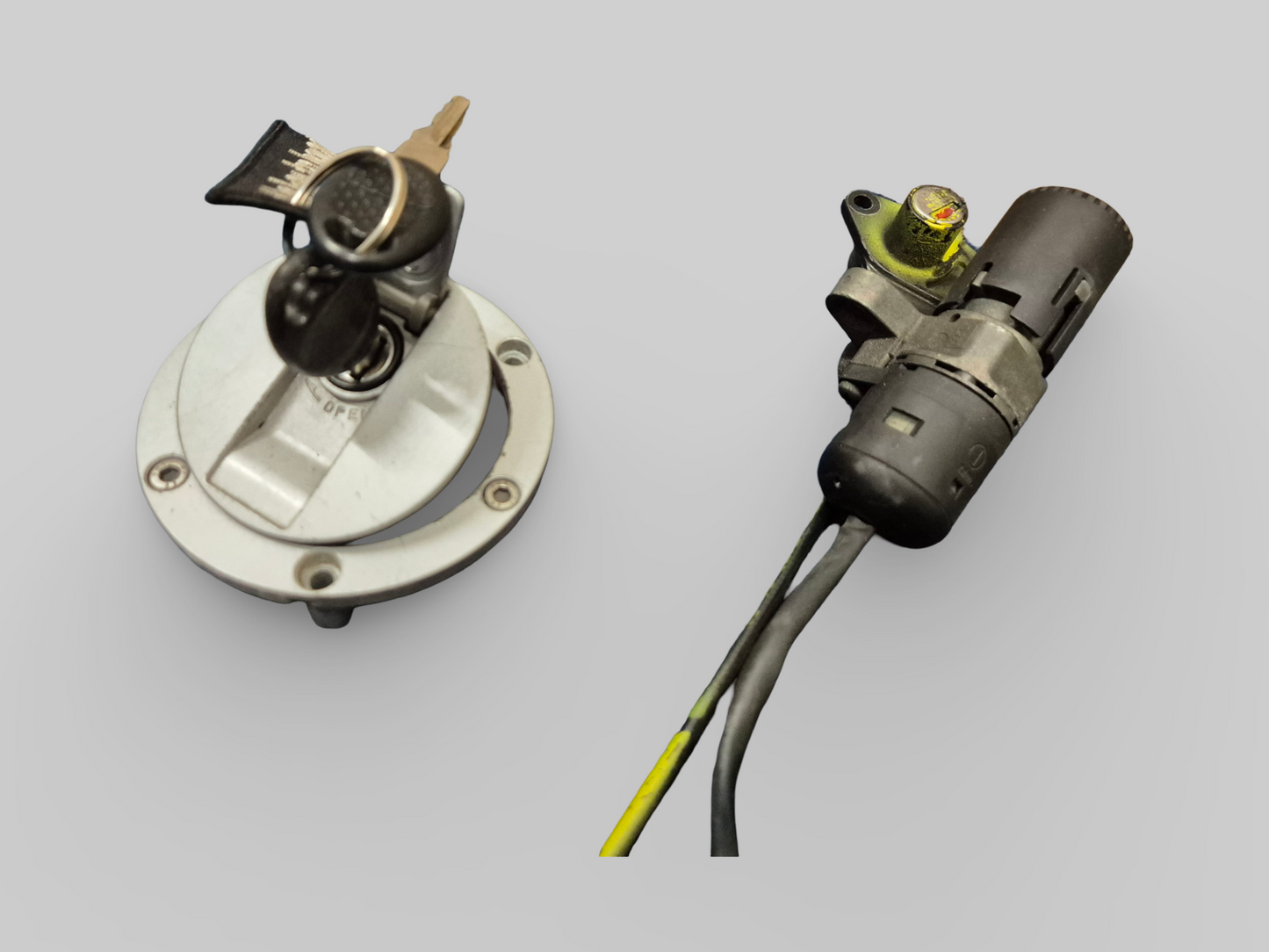 TANKDOP EN ZADELSLOT + SLEUTEL Aprilia RSV Mille 98-03 / Tuono 02-05