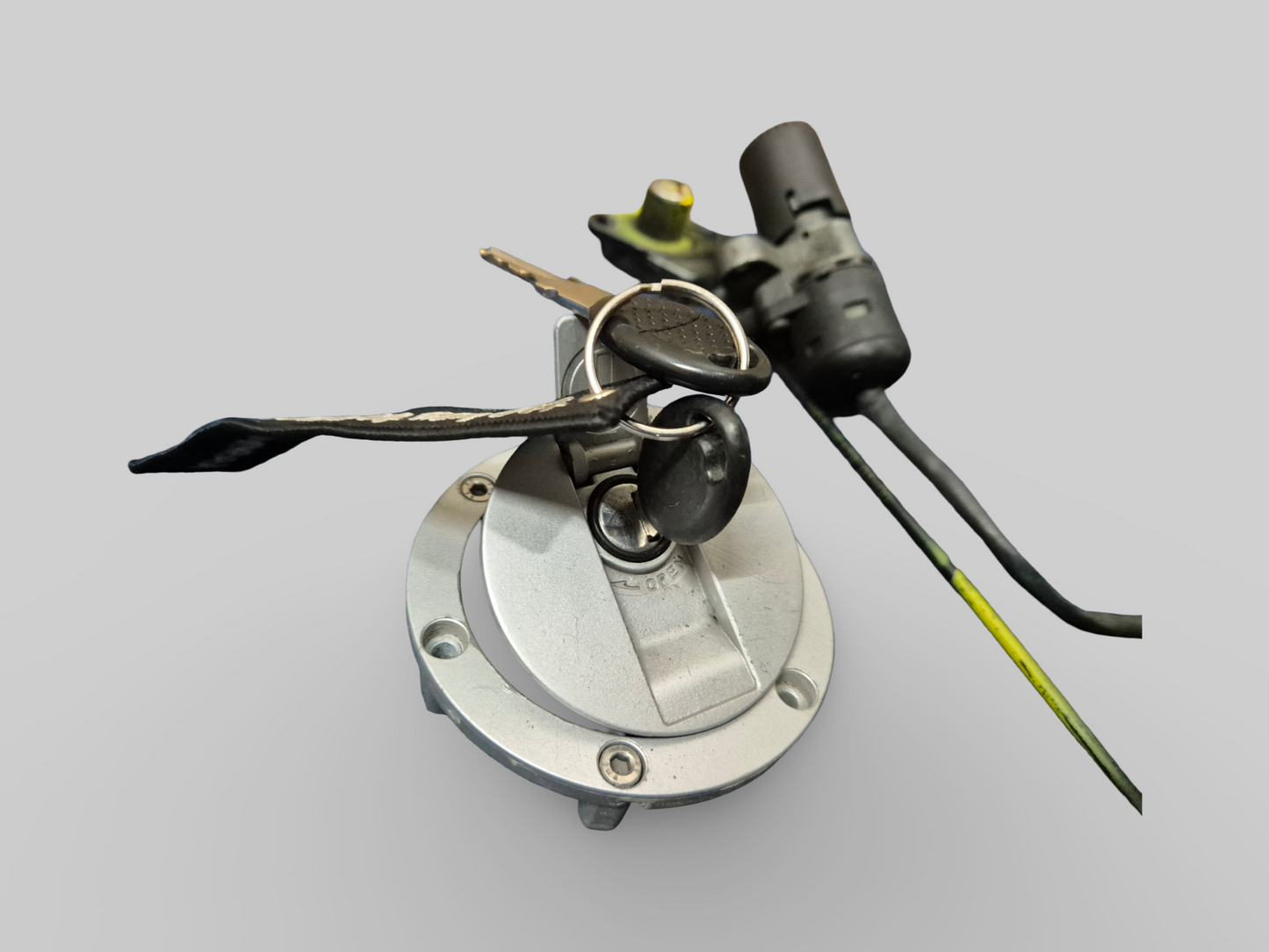 TANKDOP EN ZADELSLOT + SLEUTEL Aprilia RSV Mille 98-03 / Tuono 02-05