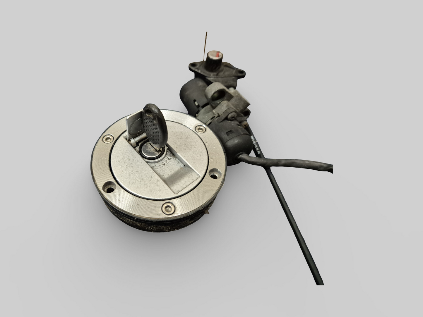 TANKDOP EN ZADELSLOT + SLEUTEL Aprilia RSV Mille 98-03 / Tuono 02-05