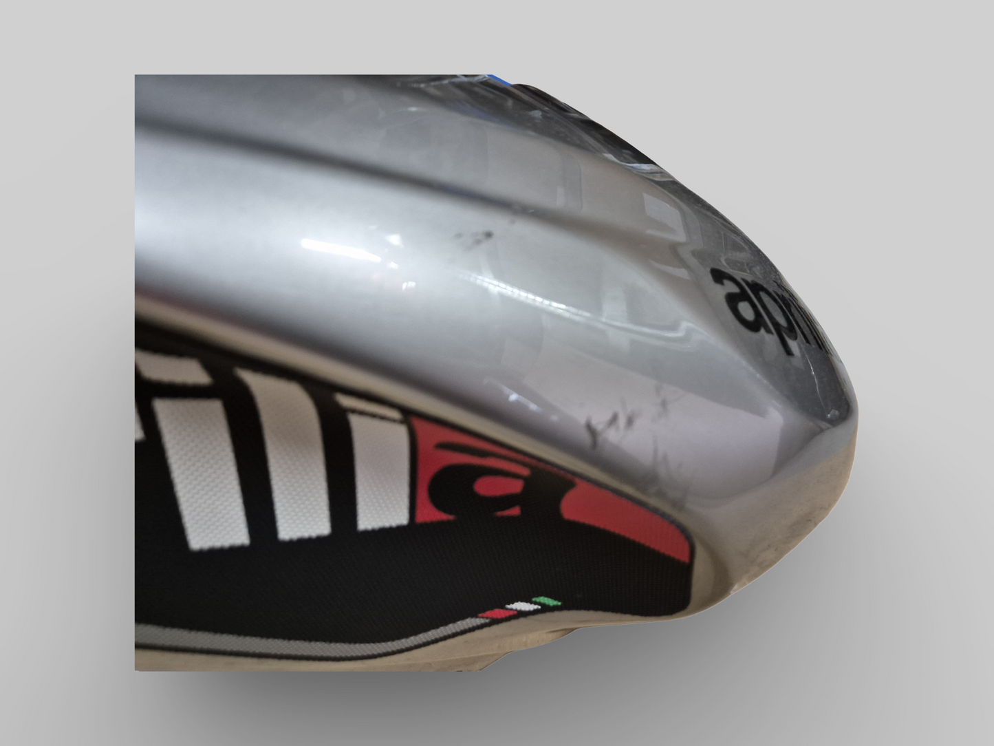 BRANDSTOFTANK ZWART AP8178020 Aprilia RSV1000R 04-10 (+Fabriek) 