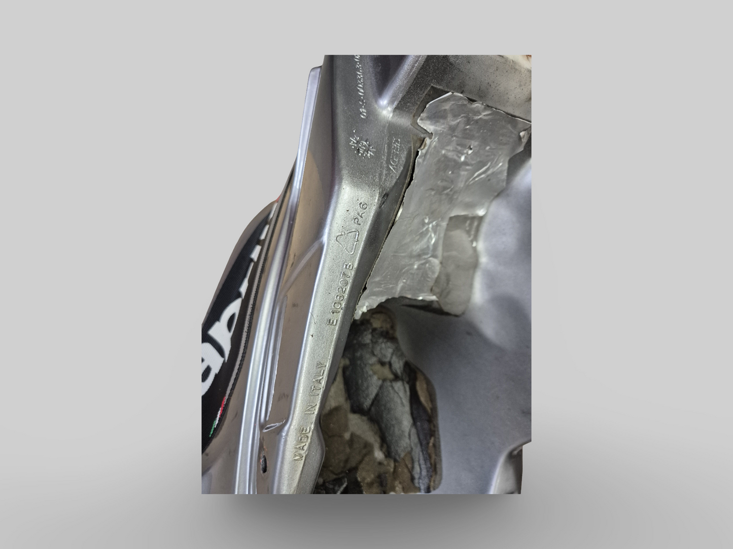 BRANDSTOFTANK ZWART AP8178020 Aprilia RSV1000R 04-10 (+Fabriek) 