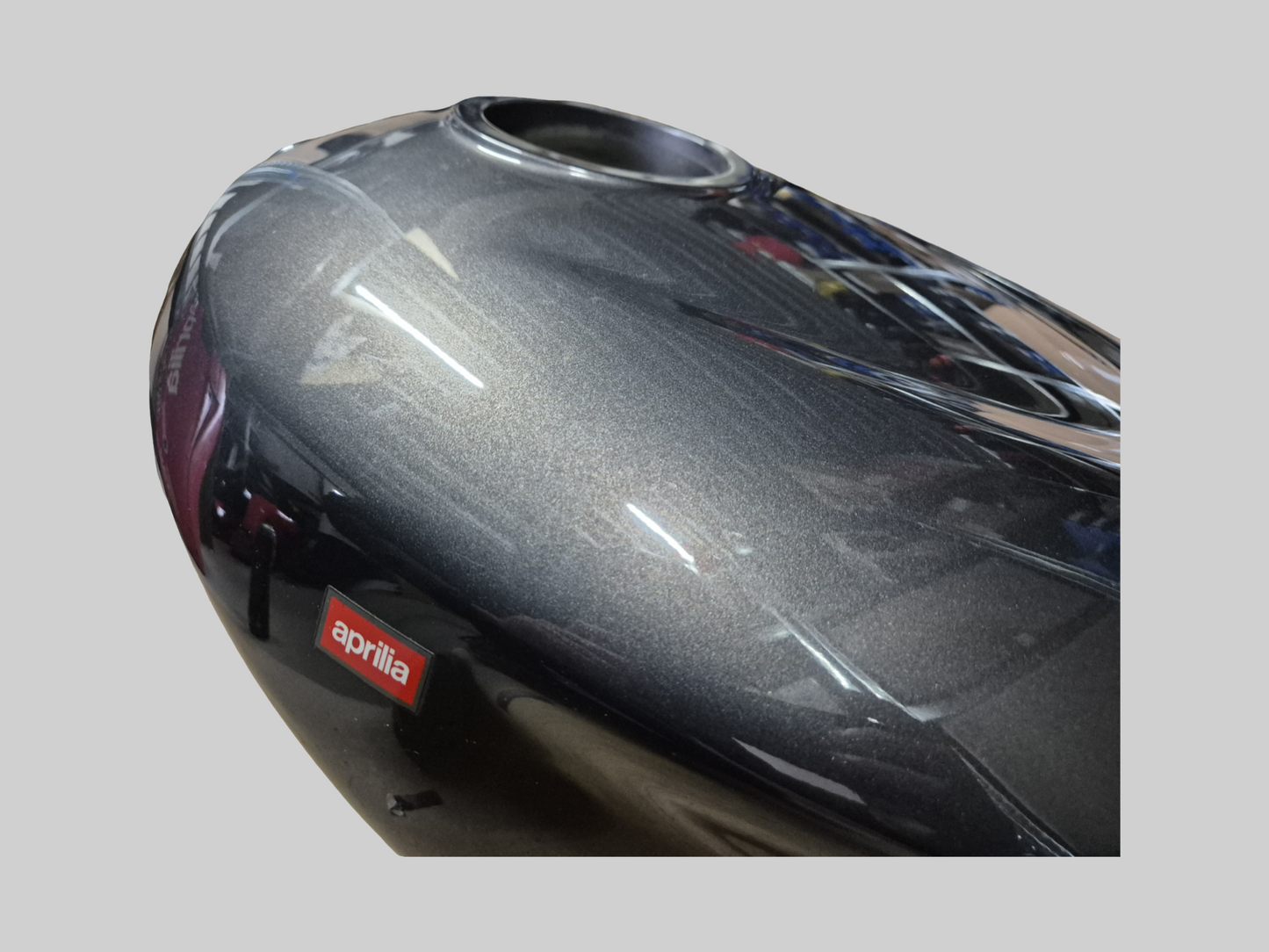 BRANDSTOFTANK STEUNSTANG Aprilia RSV Mille / Tuono / Futura / Falco 