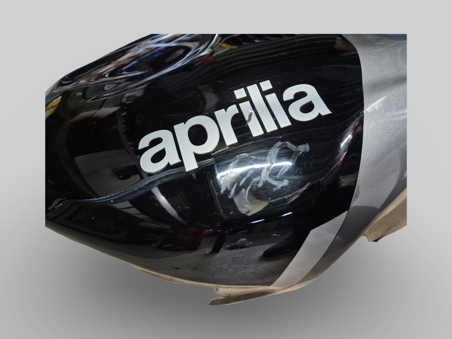 BRANDSTOFTANK ZWART AP8178020 Aprilia RSV1000R 04-10 (+Fabriek) 