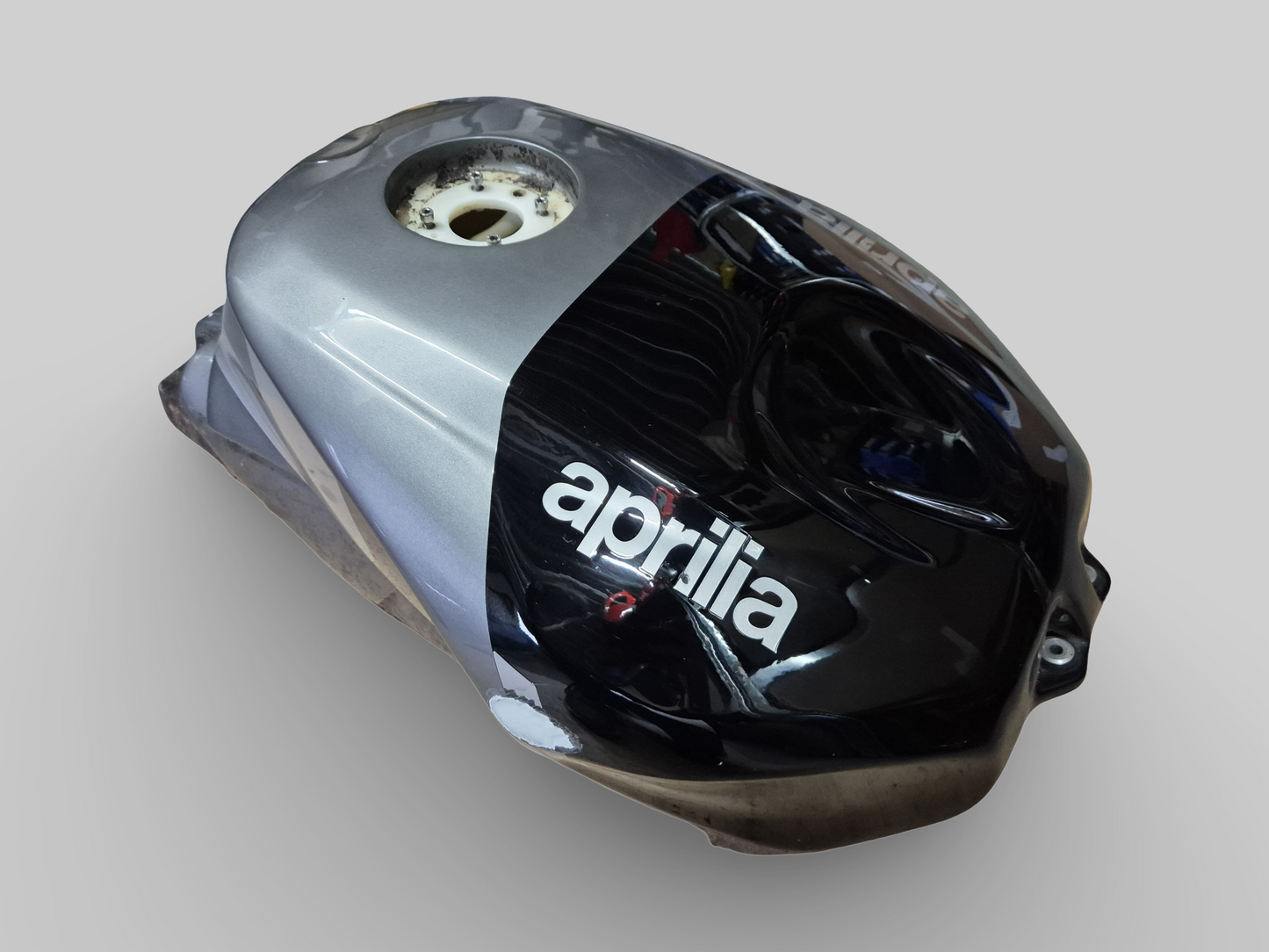 BRANDSTOFTANK ZWART AP8178020 Aprilia RSV1000R 04-10 (+Fabriek) 