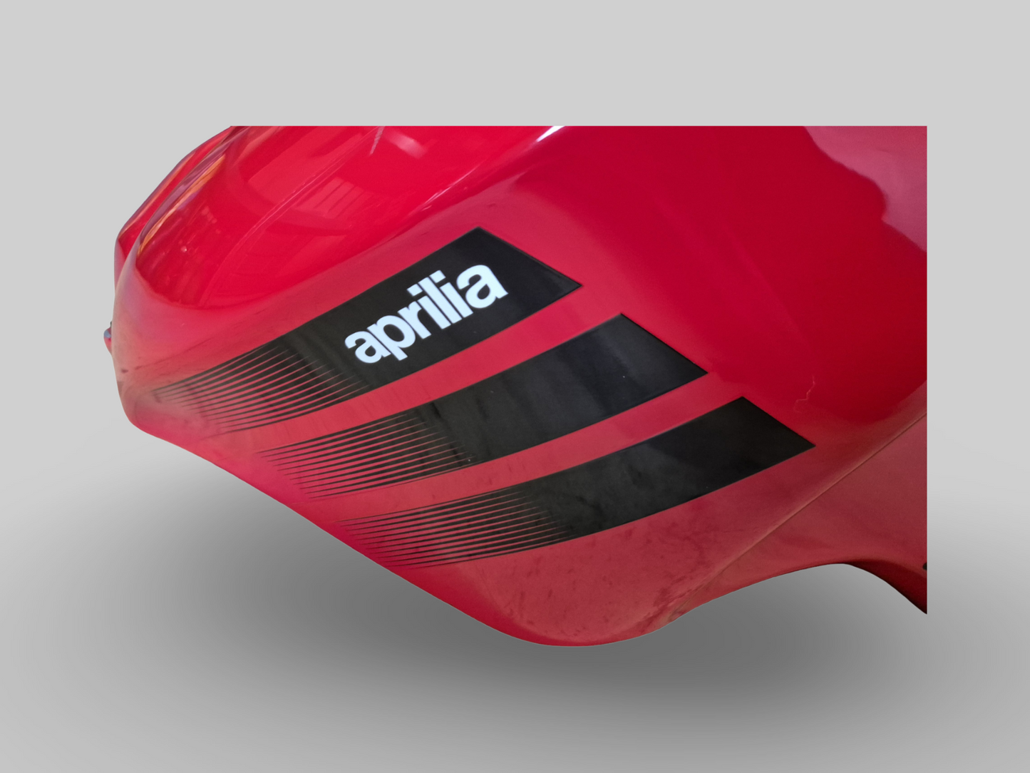 RÉSERVOIR DE CARBURANT ROUGE CHAUD TUONO AP8168218 Aprilia RSV Mille 01-03 / Tuono 02-05 