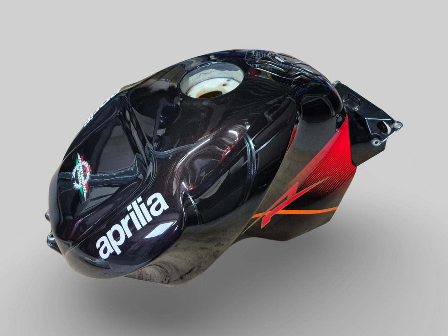 BRANDSTOFTANK WARM ROOD TUONO AP8168218 Aprilia RSV Mille 01-03 / Tuono 02-05 