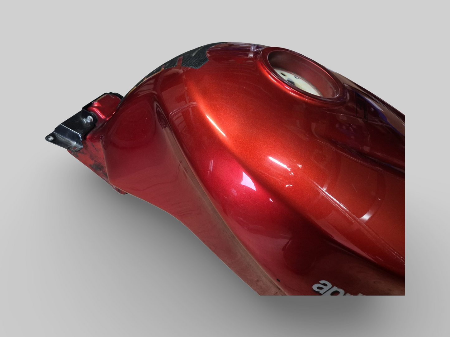 BRANDSTOFTANK STEUNSTANG Aprilia RSV Mille / Tuono / Futura / Falco 
