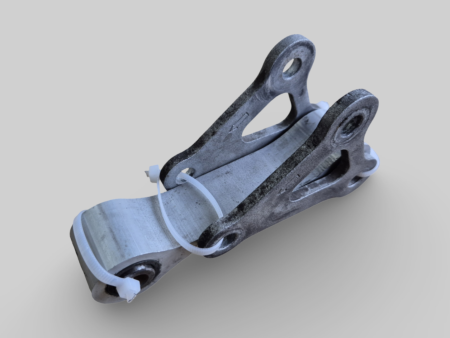 ACHTERSCHOKKOPPELING DOGBONE AP8135917 Aprilia RSV Mille 1998-2000 