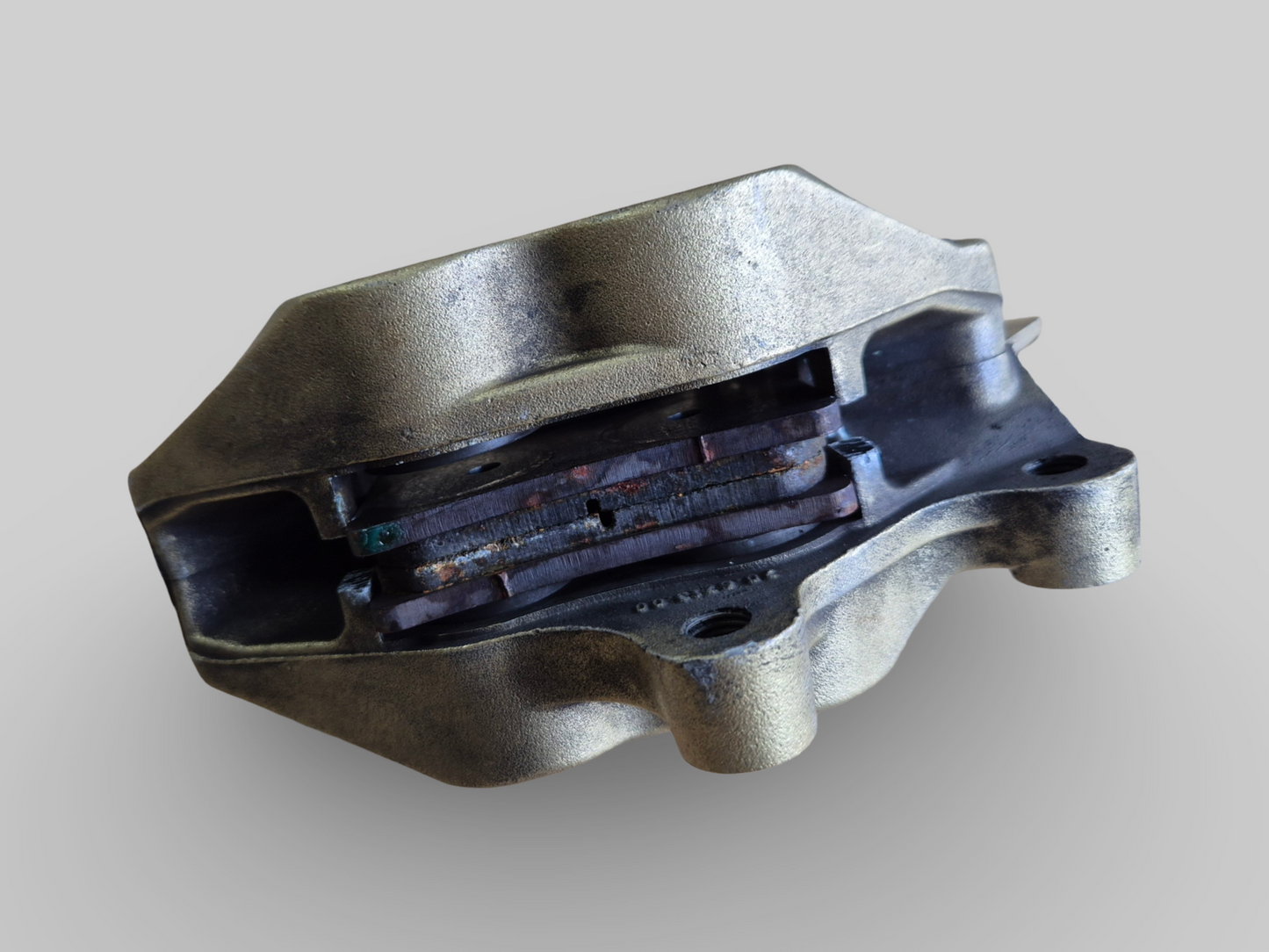 REMKLAUW LINKSVOOR BREMBO P4 GOUD AP8113971 Aprilia RSV Mille 98-03 / Tuono 02-05