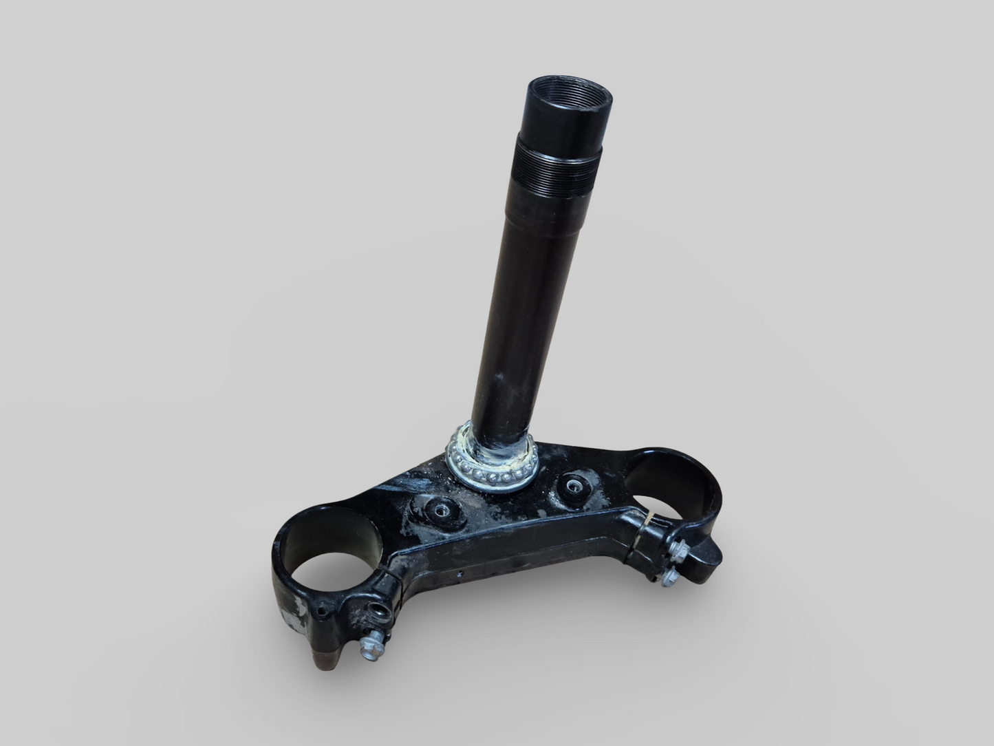 ONDERSTE DRIEVOUDIGE KLEM STEMBASIS AP8123640 Aprilia RSV Mille 01-03 / Tuono 02-05 