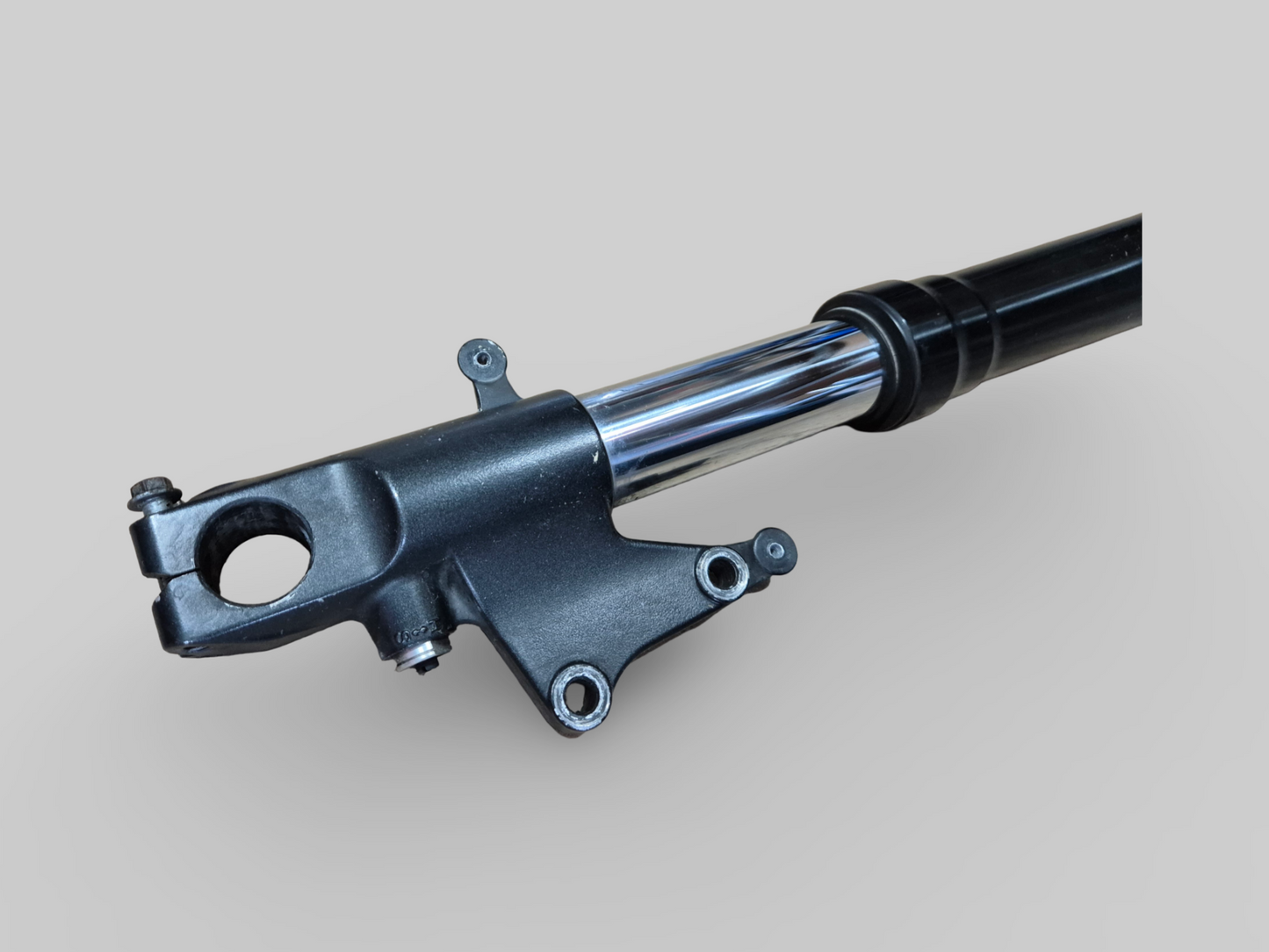 LINKER ZIJVORKPOOT AP8123971 Aprilia RSV Mille 01-03 / Tuono 02-05 