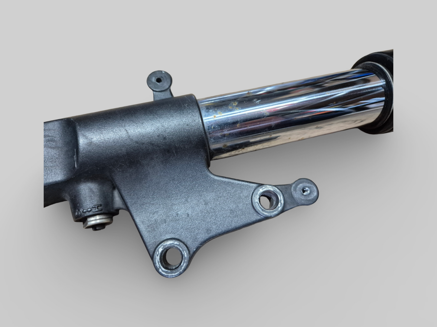 LINKER ZIJVORKPOOT AP8123971 Aprilia RSV Mille 01-03 / Tuono 02-05 