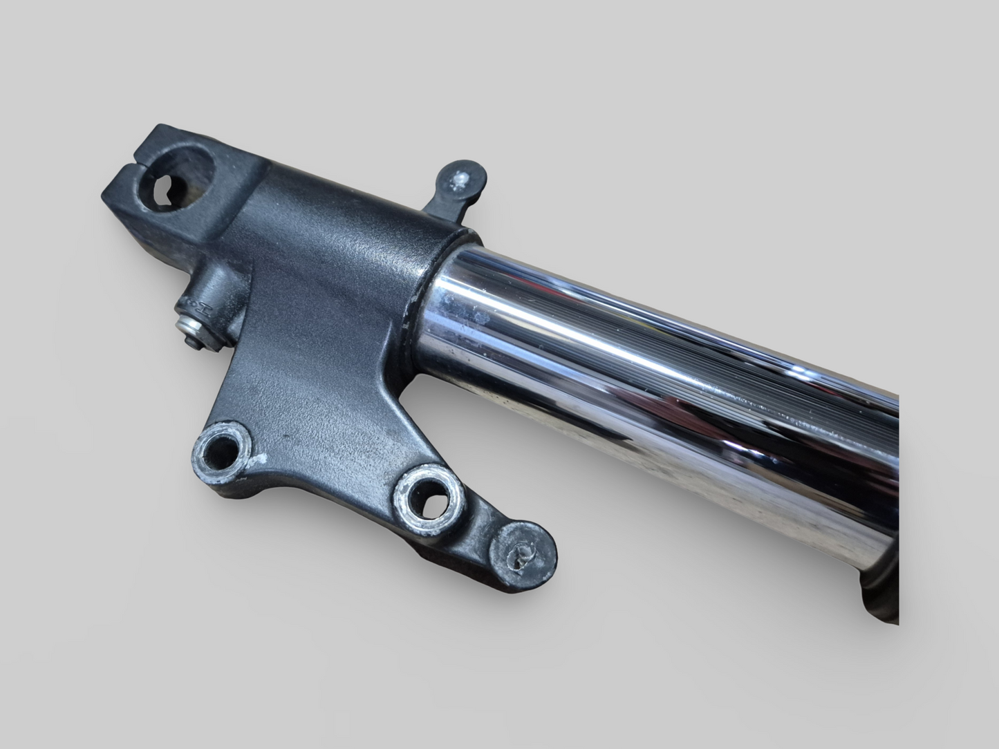 LEFT-HAND SIDE SHOWA AXIAL FORK LEG AP8123638 Aprilia RSV Mille 98-03 / Tuono 02-05