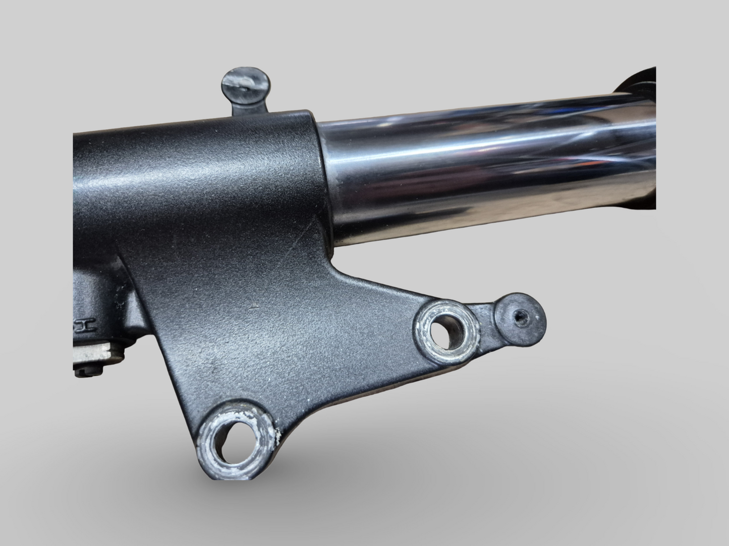 LINKER ZIJVORKPOOT AP8123971 Aprilia RSV Mille 01-03 / Tuono 02-05 