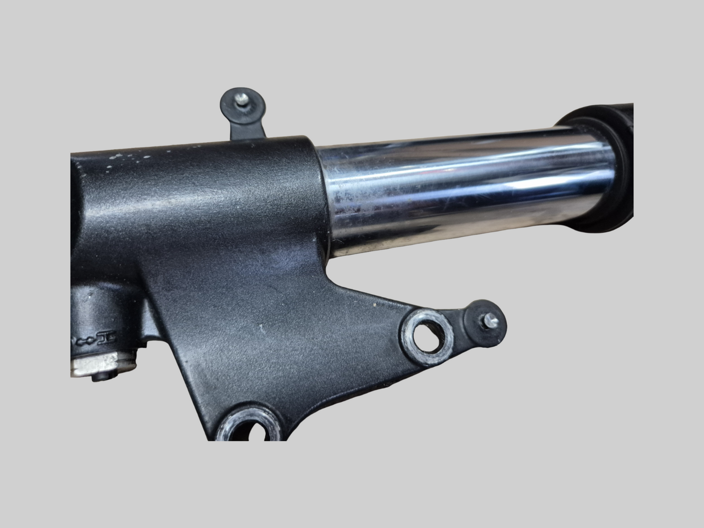 LINKER ZIJVORKPOOT AP8123971 Aprilia RSV Mille 01-03 / Tuono 02-05 