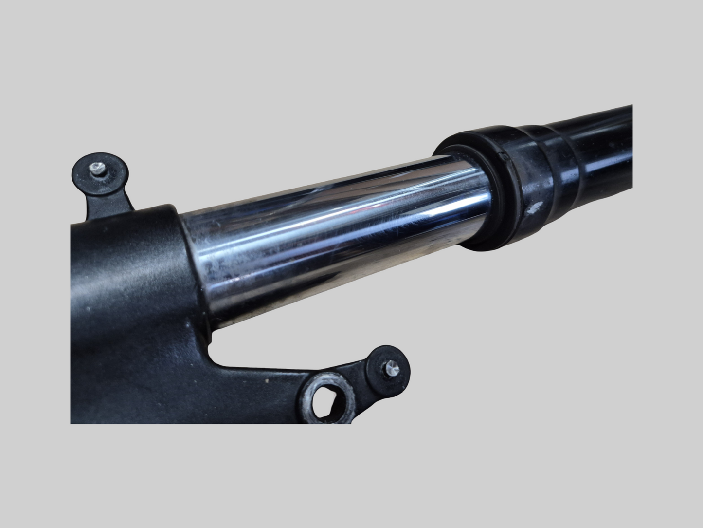 LINKER ZIJVORKPOOT AP8123971 Aprilia RSV Mille 01-03 / Tuono 02-05 