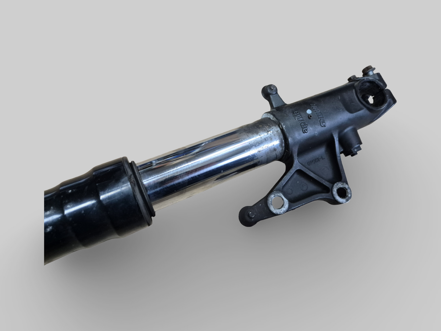 LINKER ZIJVORKPOOT AP8123971 Aprilia RSV Mille 01-03 / Tuono 02-05 