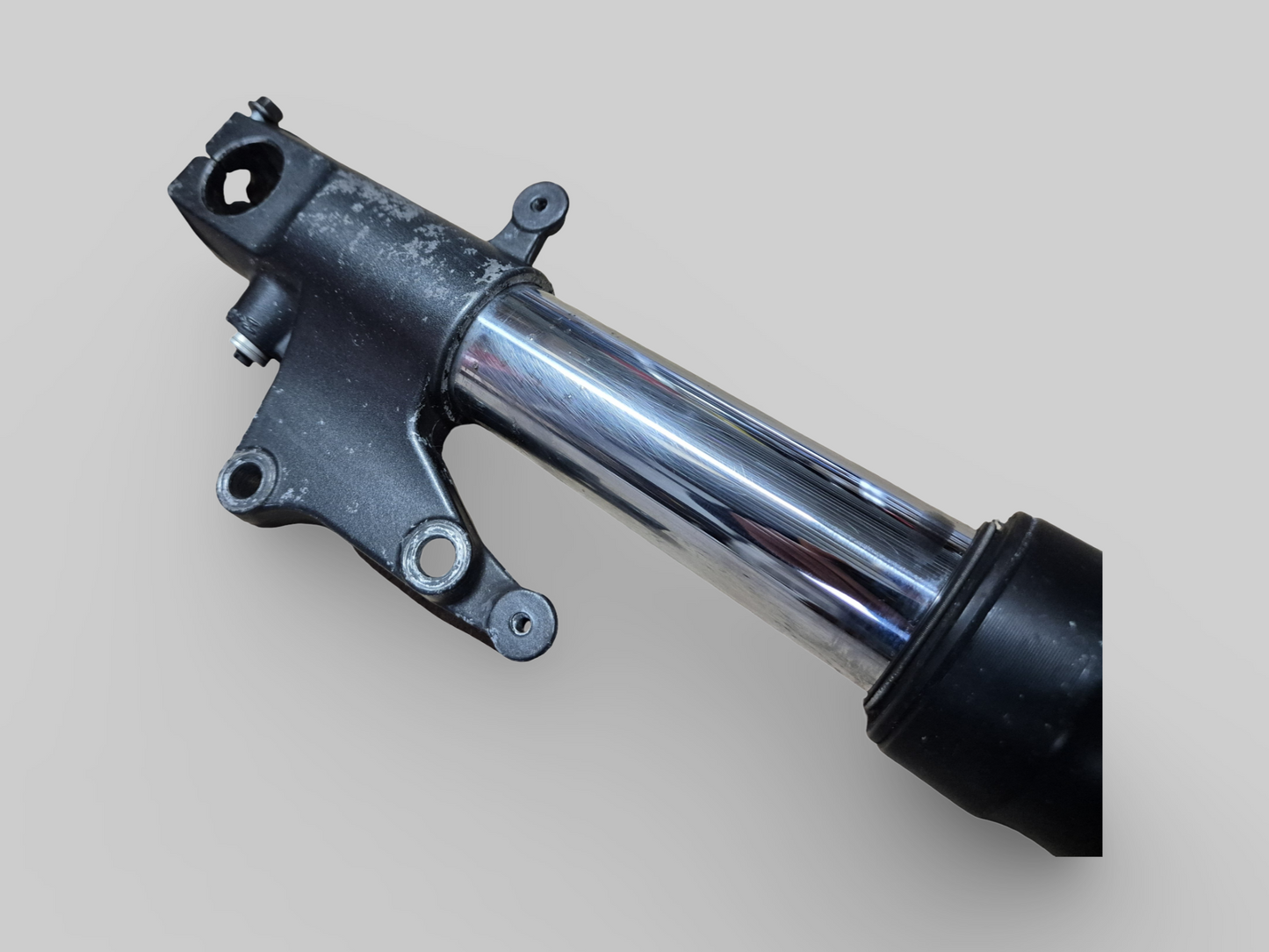 LINKER ZIJVORKPOOT AP8123971 Aprilia RSV Mille 01-03 / Tuono 02-05 