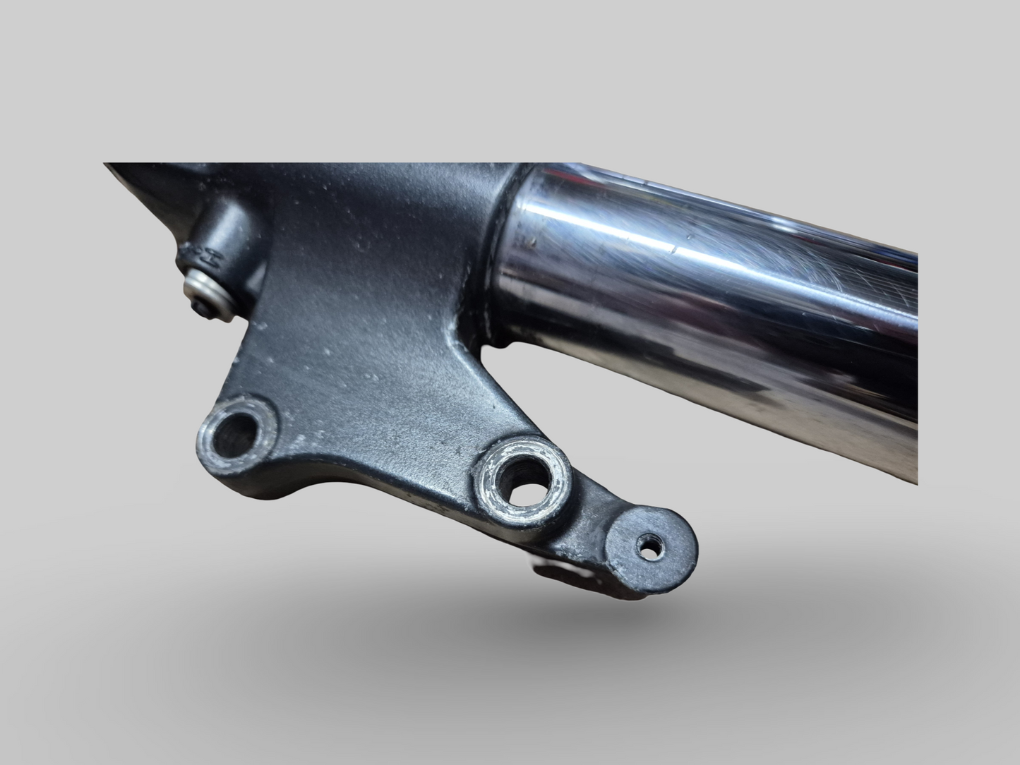 LINKER ZIJVORKPOOT AP8123971 Aprilia RSV Mille 01-03 / Tuono 02-05 