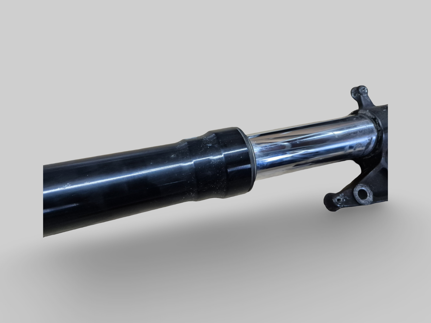 LINKER ZIJVORKPOOT AP8123971 Aprilia RSV Mille 01-03 / Tuono 02-05 