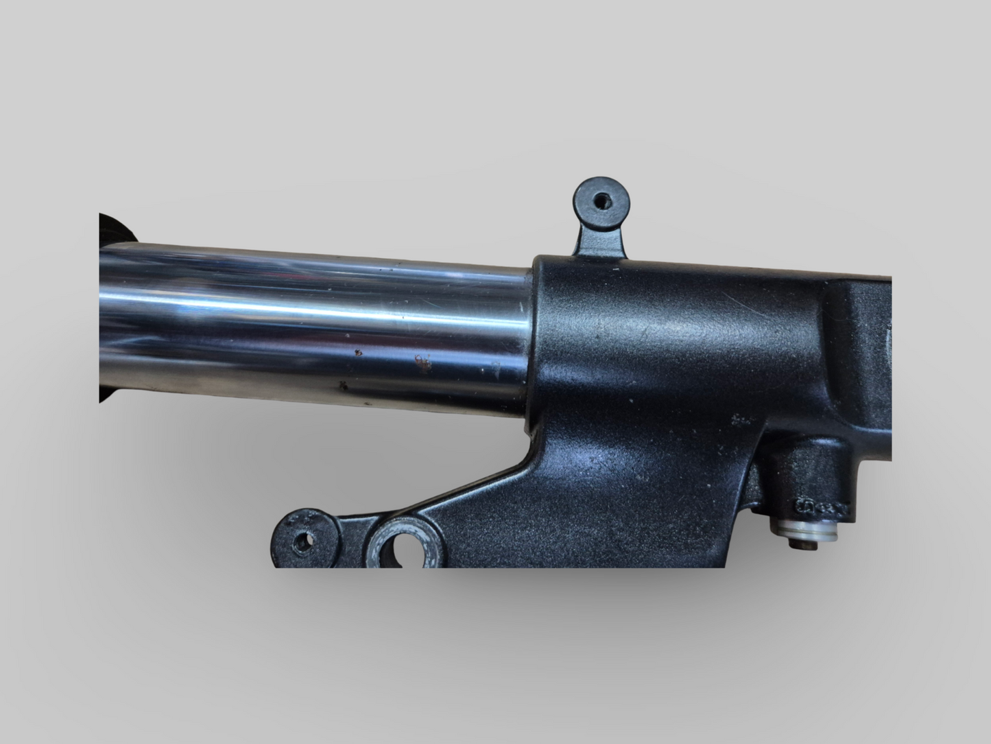 RECHTER ZIJDE SHOWA VORKPOOT AP8123637 Aprilia RSV Mille 98-03 / Tuono 02-05