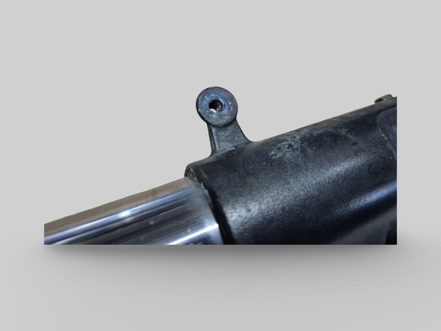 RECHTERZIJDE SHOWA AXIALE VORKPOOT AP8123637 Aprilia RSV Mille 98-03 / Tuono 02-05