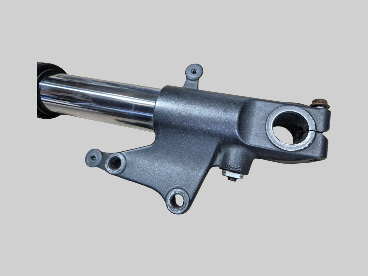 RECHTERZIJDE SHOWA AXIALE VORKPOOT AP8123637 Aprilia RSV Mille 98-03 / Tuono 02-05